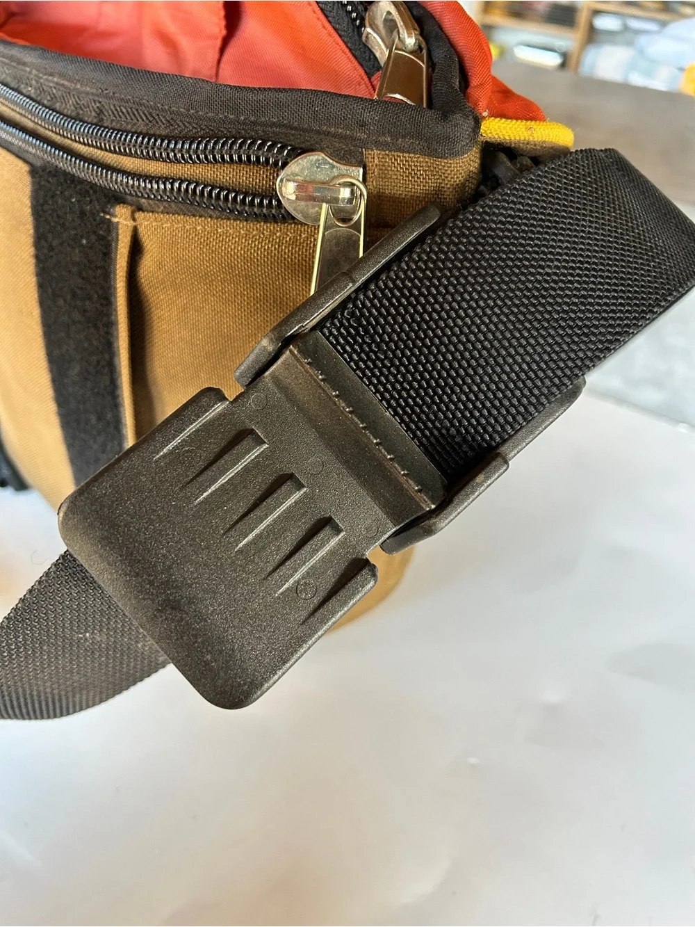Krumpler Brown Messenger Camera Bag Crossbody Padded